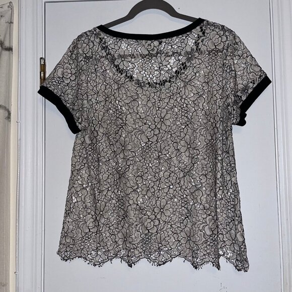 Torrid Size 0 Lace Sheer Blouse - Picture 3 of 6